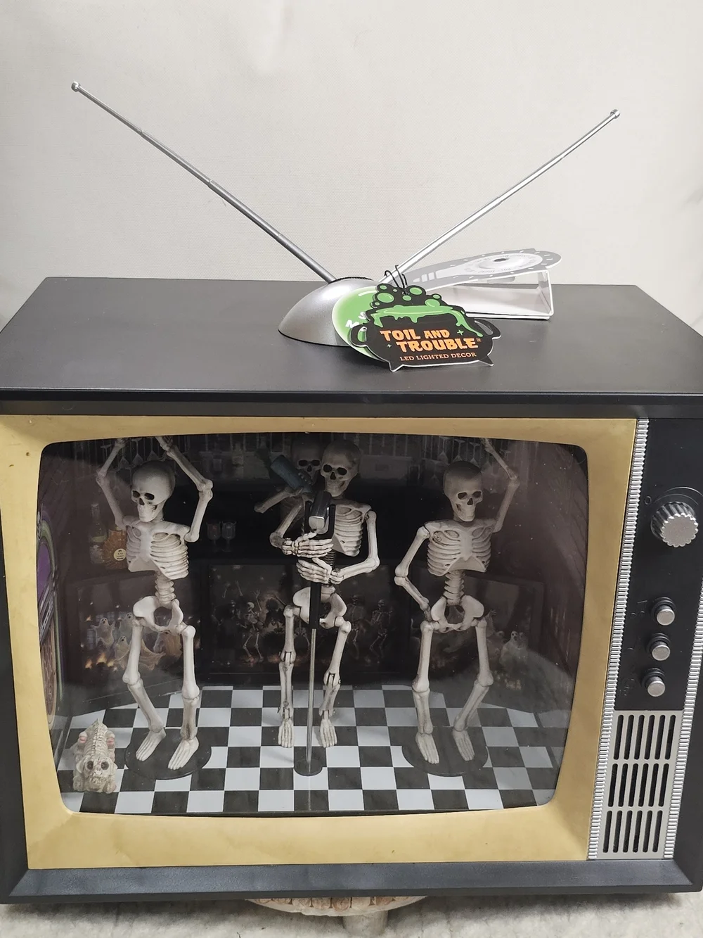 TIKTOK VIRAL HALLOWEEN Fenguto Animated Musical Skeleton Disco Club TV NEW